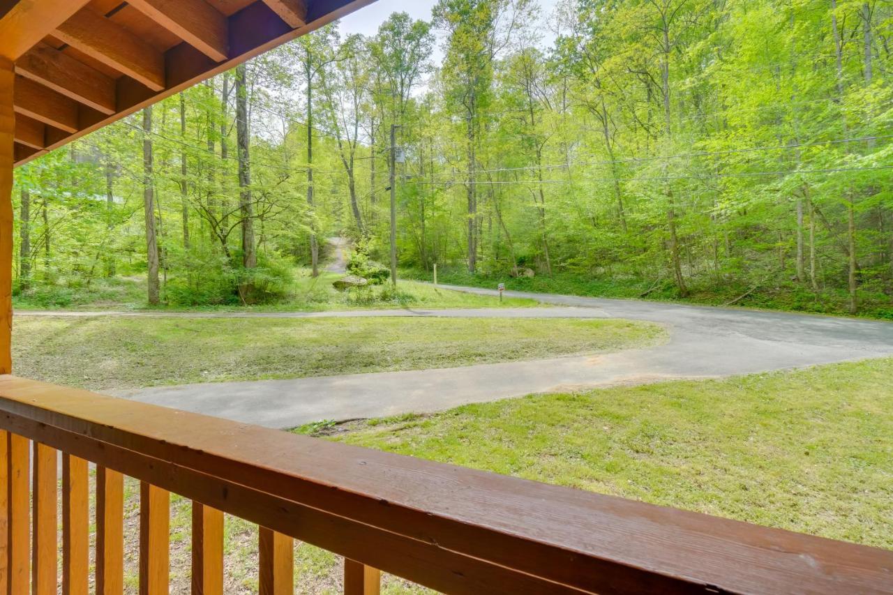 Cabin With Hot Tub About 6 Mi To Downtown Gatlinburg! المظهر الخارجي الصورة
