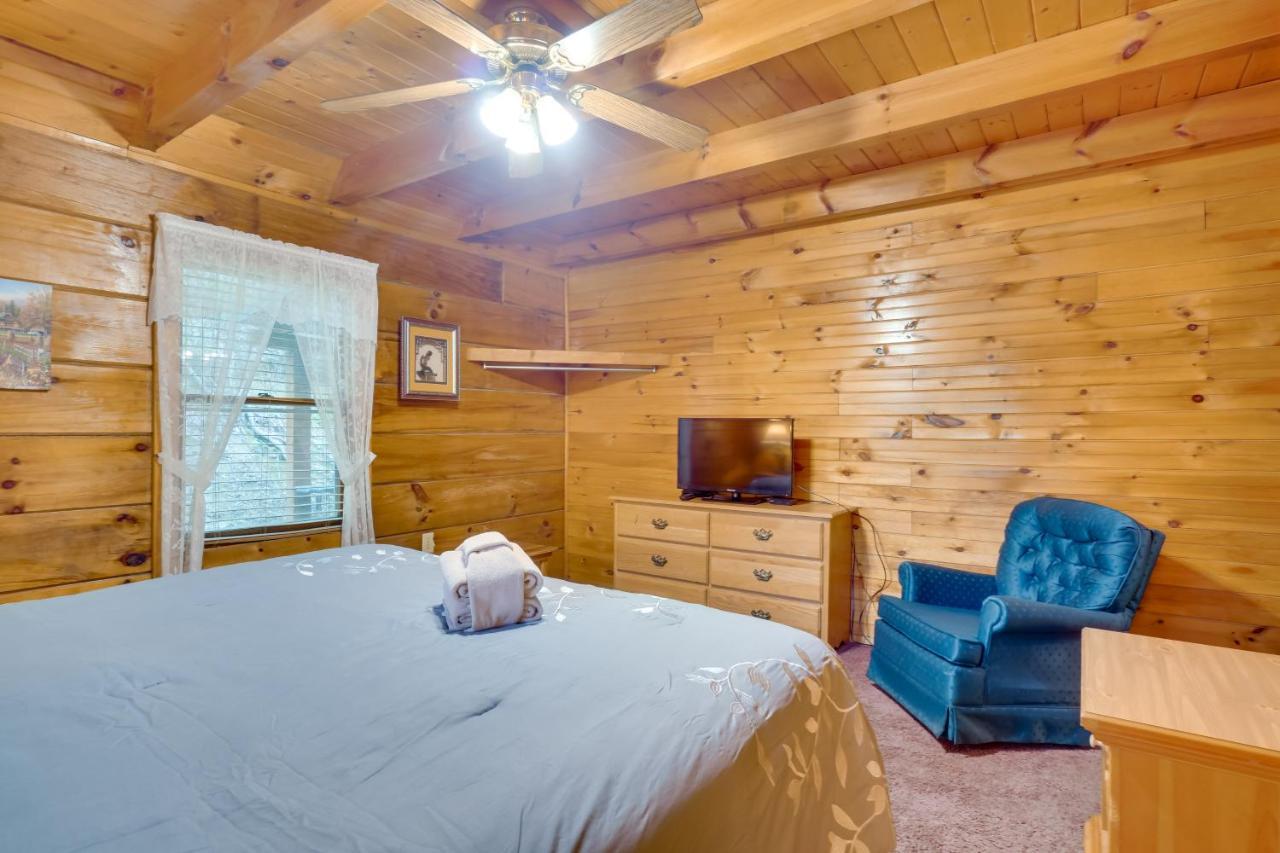 Cabin With Hot Tub About 6 Mi To Downtown Gatlinburg! المظهر الخارجي الصورة
